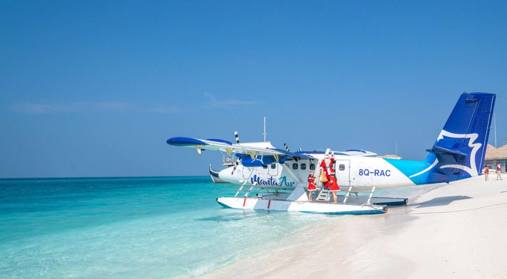 InterContinental Maldives _ Santa Arrival (18)